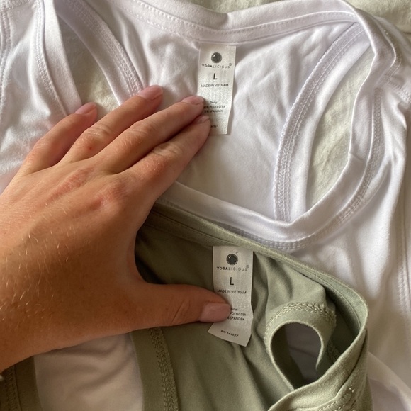 Yogalicious 2 Pack of Tank Tops Abbey Stone/White NWT LARGE​ - Picture 4 of 4